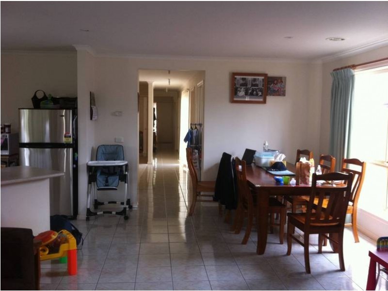 50 Hepburn Way, Caroline Springs VIC 3023