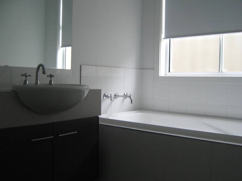 25 Viewbank Walk, Caroline Springs VIC 3023