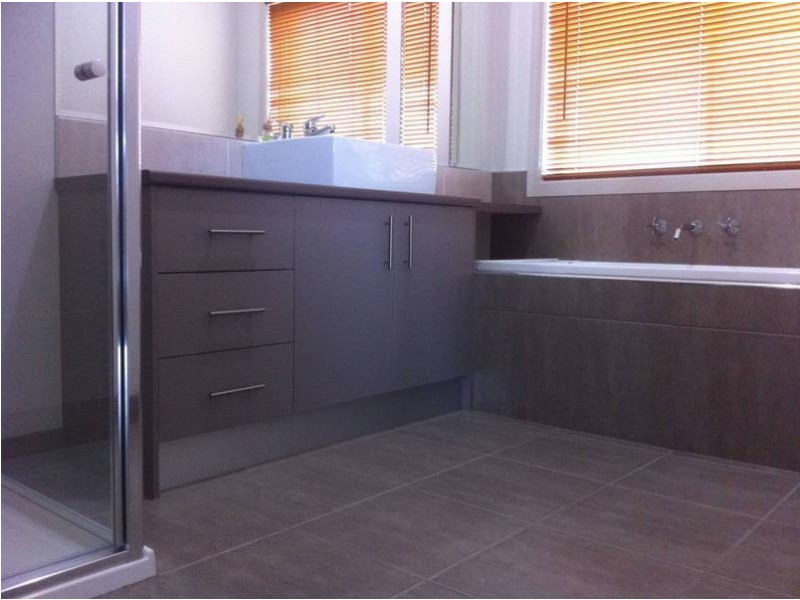 11 RUTHERGLEN WAY, Caroline Springs VIC 3023