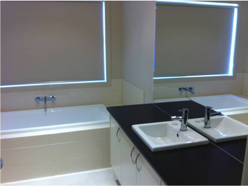 7 Pepper Tree Cct, Caroline Springs VIC 3023