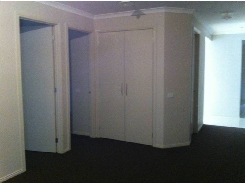 7 Pepper Tree Cct, Caroline Springs VIC 3023