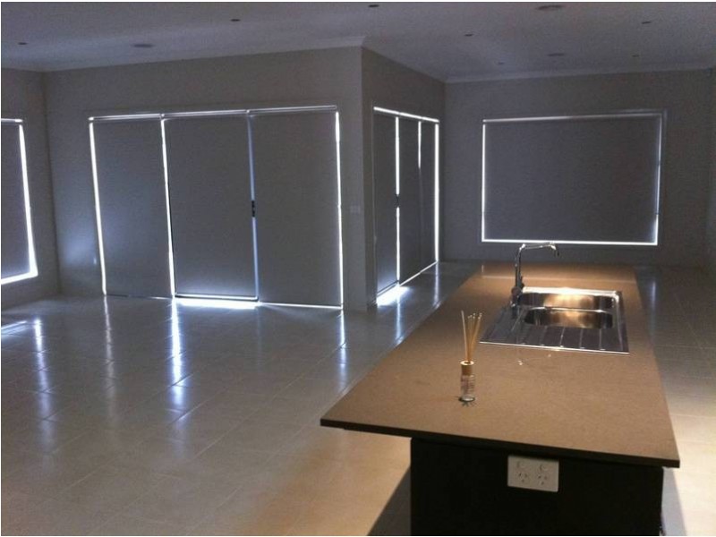 7 Pepper Tree Cct, Caroline Springs VIC 3023