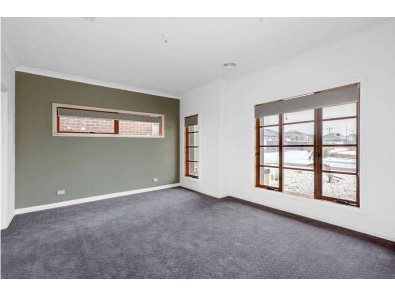 21 Etheridge Rise, Caroline Springs VIC 3023