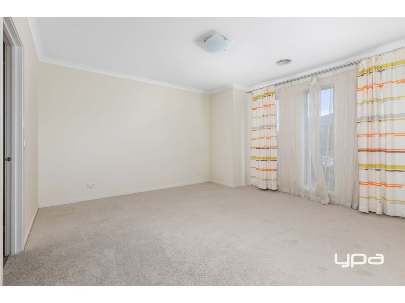 5 Flinders Place, Caroline Springs VIC 3023
