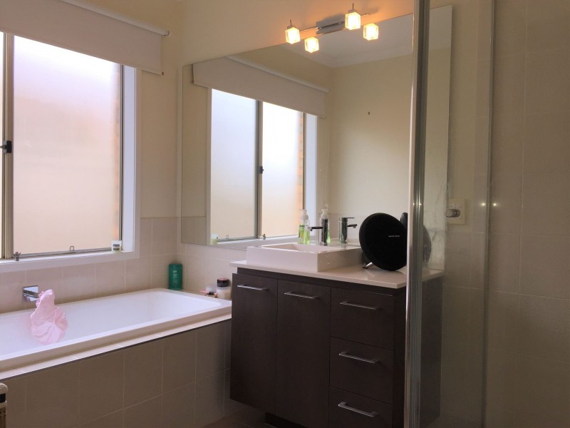 5 Flinders Place, Caroline Springs VIC 3023