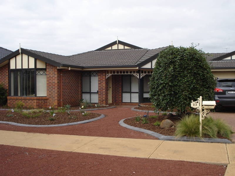 23 Daylesford Terrace, Caroline Springs VIC 3023