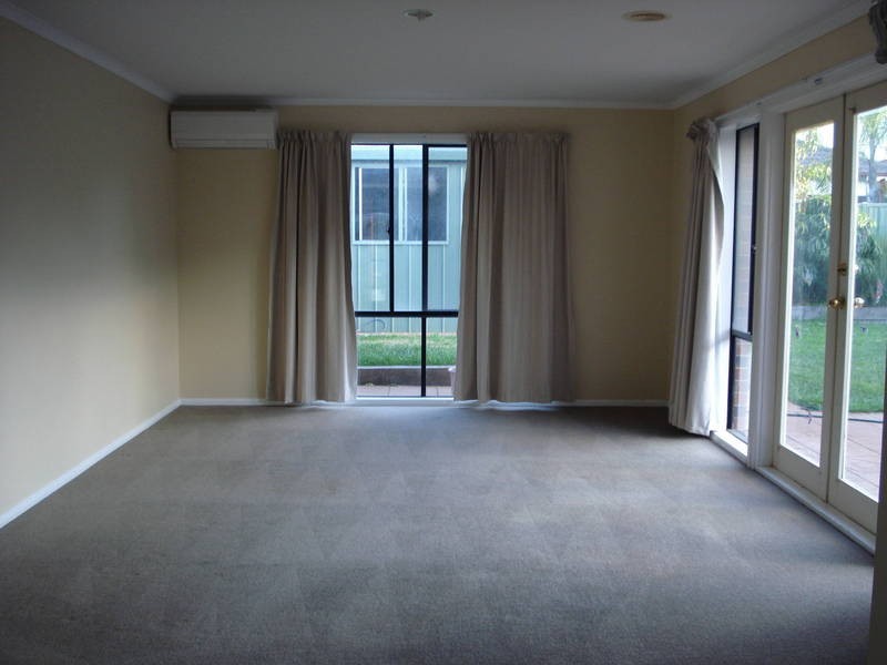 23 Daylesford Terrace, Caroline Springs VIC 3023