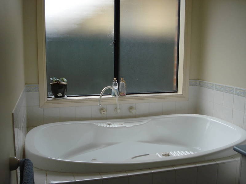 23 Daylesford Terrace, Caroline Springs VIC 3023