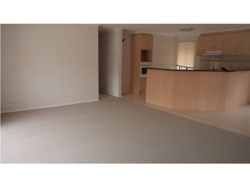 9 Stoneman Turn, Caroline Springs VIC 3023