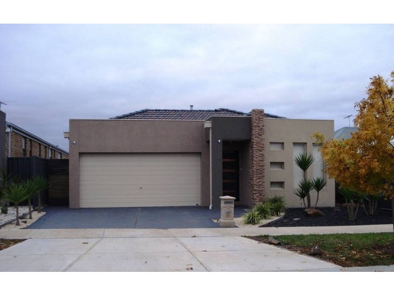 23 Cassan Way, Caroline Springs VIC 3023