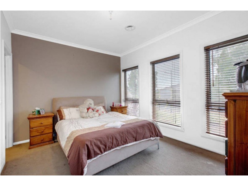 24 Inverell Street, Burnside Heights VIC 3023