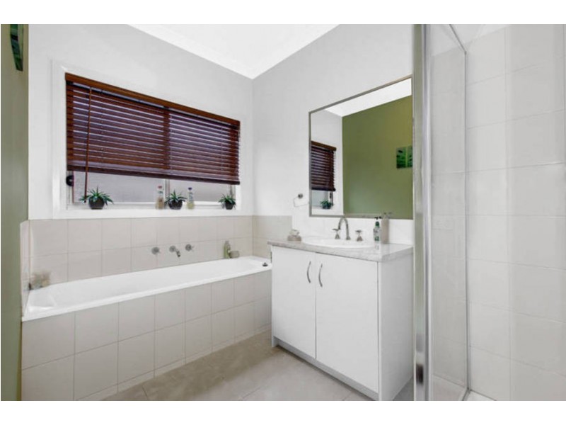 24 Inverell Street, Burnside Heights VIC 3023