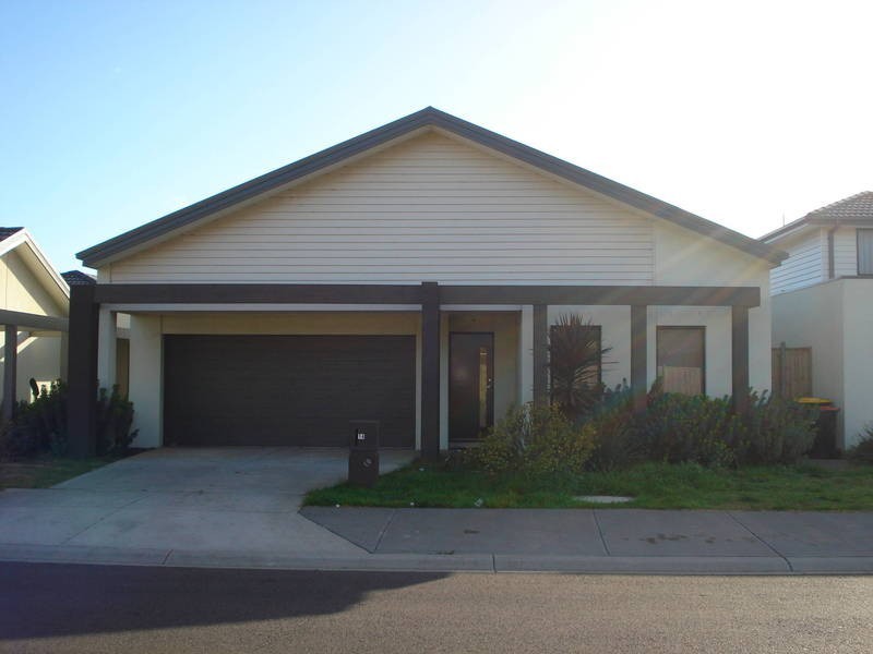 14 Regent Court, Burnside Heights VIC 3023