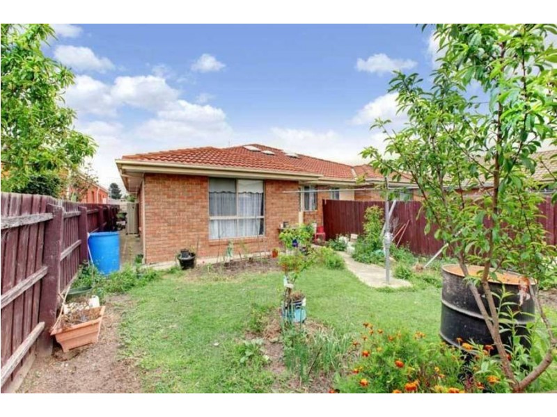 2/22 Leila Street, Deer Park VIC 3023