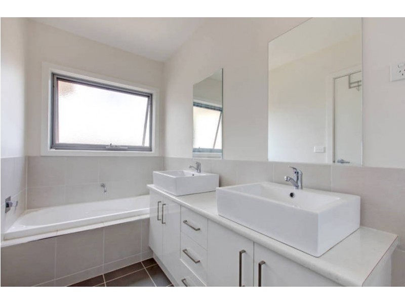 16 Langley Street, Ardeer VIC 3022