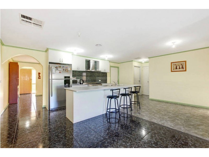 100 Robinsons Road, Deer Park VIC 3023