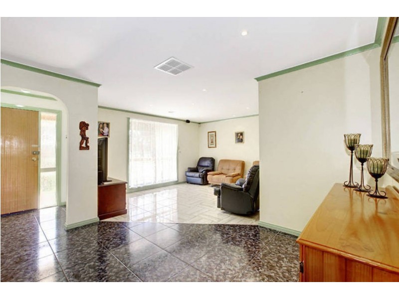 100 Robinsons Road, Deer Park VIC 3023