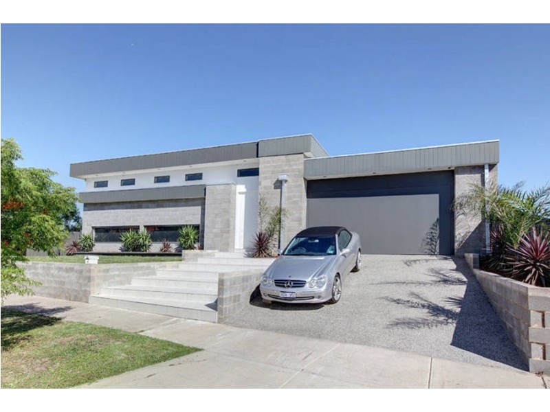 26 Hammerwood Avenue, Derrimut VIC 3030