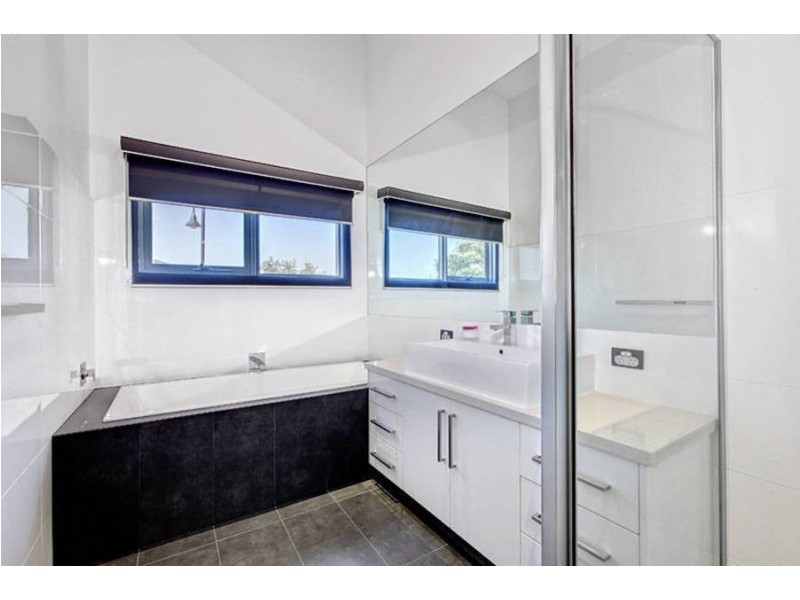 26 Hammerwood Avenue, Derrimut VIC 3030