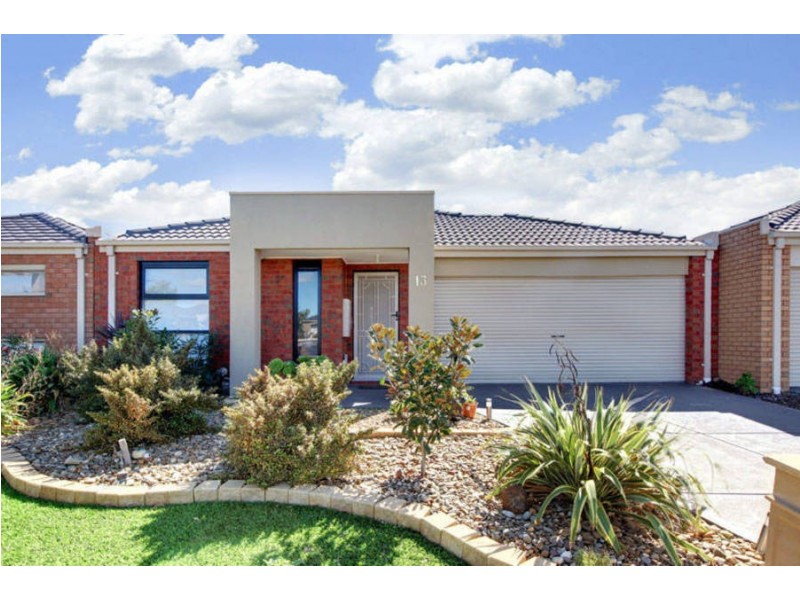 13 Duncombe Park Way, Deer Park VIC 3023