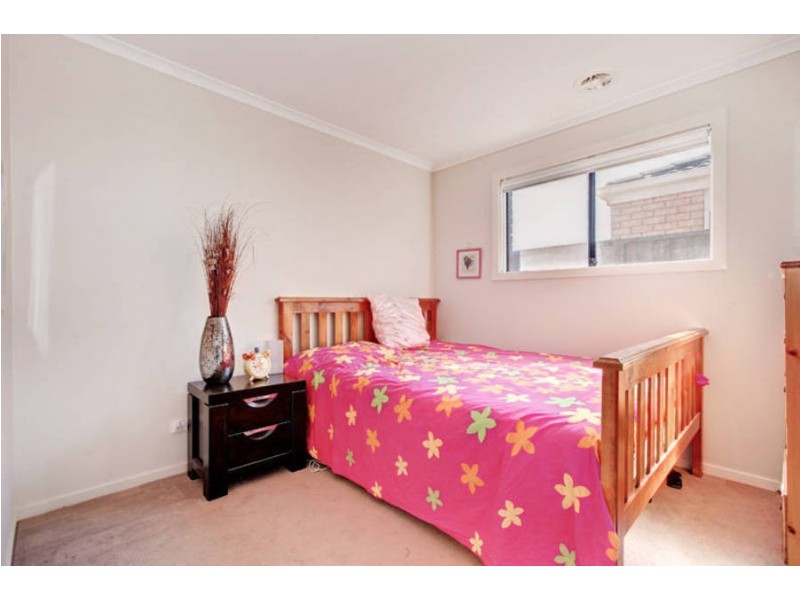 13 Duncombe Park Way, Deer Park VIC 3023