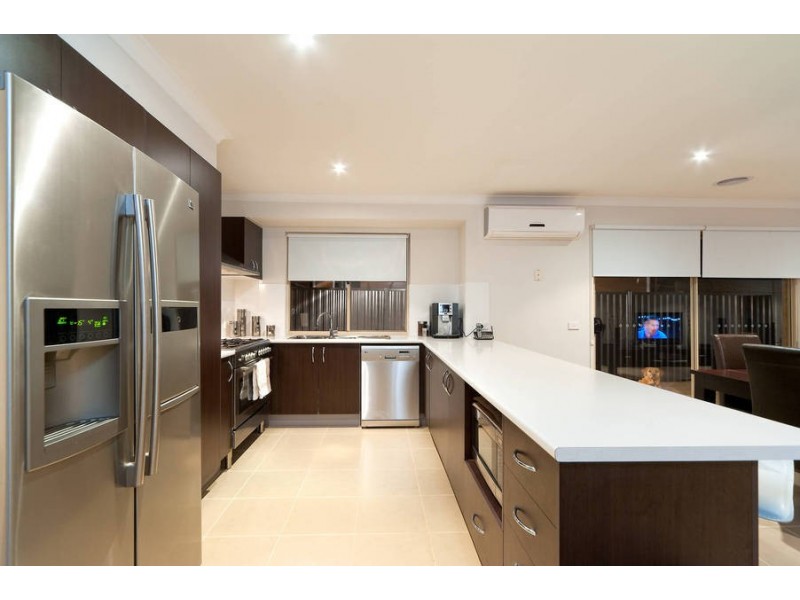 28 Pioneer Drive, Deer Park VIC 3023