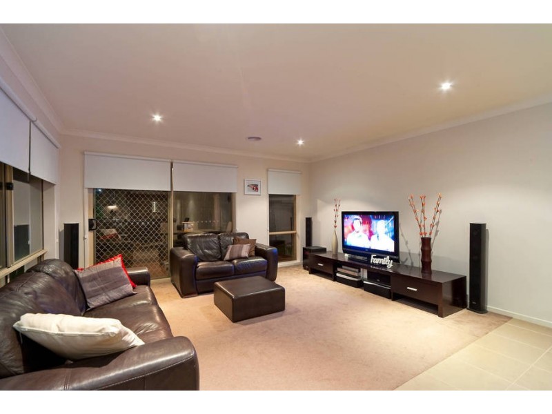 28 Pioneer Drive, Deer Park VIC 3023