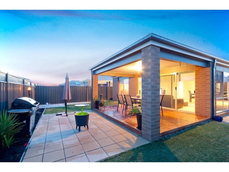 28 Pioneer Drive, Deer Park VIC 3023