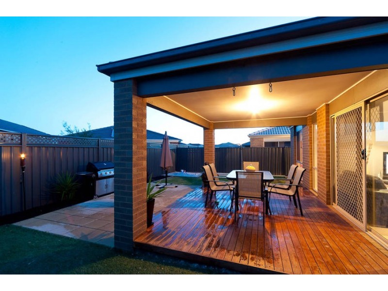 28 Pioneer Drive, Deer Park VIC 3023