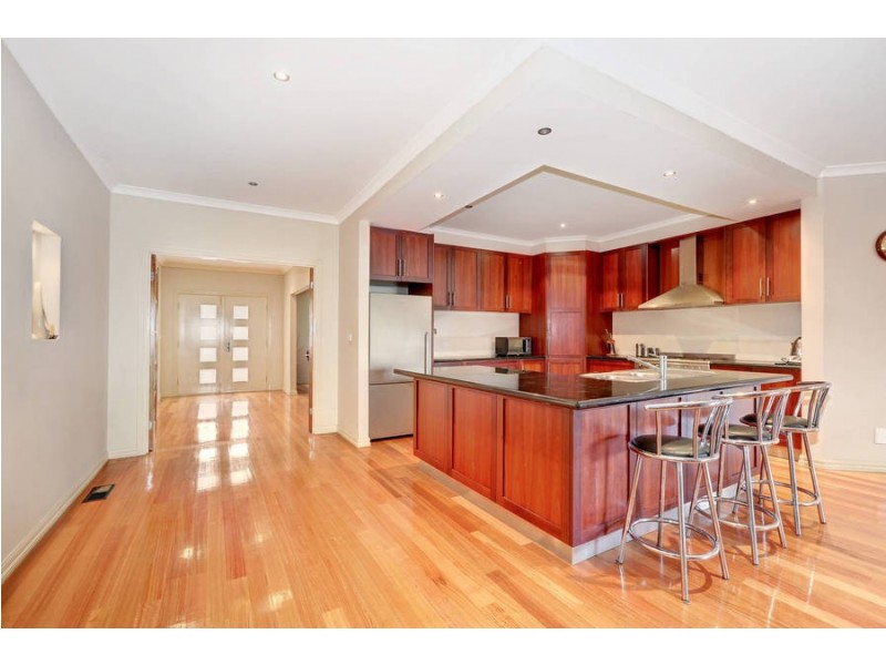 8 Treemont Court, Cairnlea VIC 3023