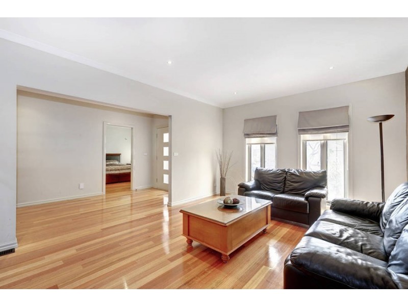 8 Treemont Court, Cairnlea VIC 3023