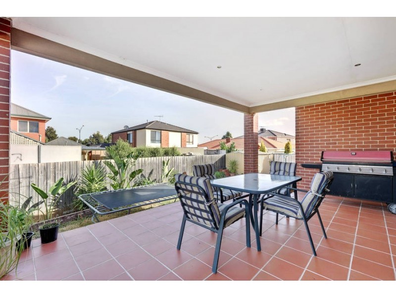 8 Treemont Court, Cairnlea VIC 3023
