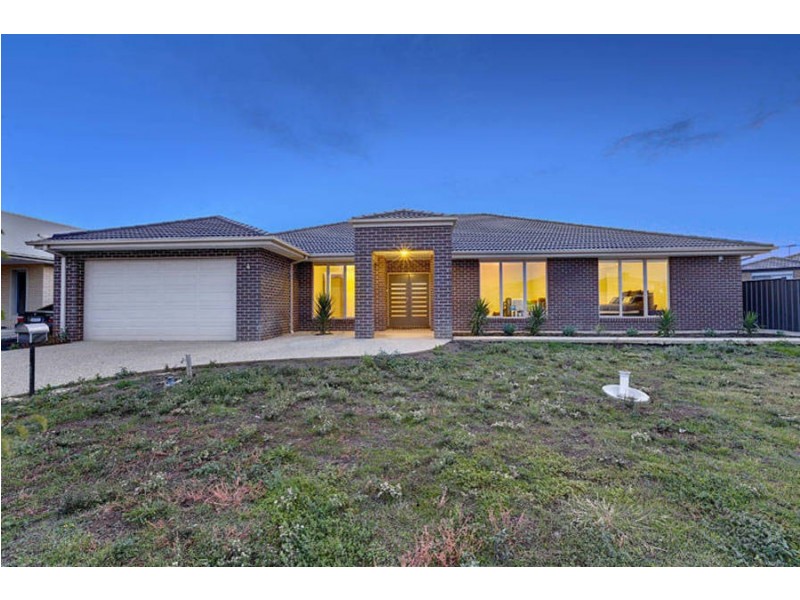 4 Raby Place, Deer Park VIC 3023