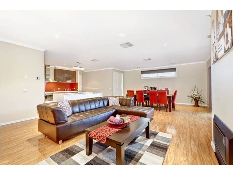 4 Raby Place, Deer Park VIC 3023