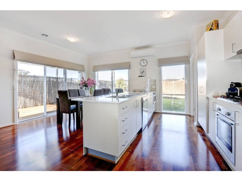 30 Pioneer Drive, Deer Park VIC 3023