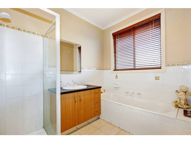 13 Moorland Road, Cairnlea VIC 3023