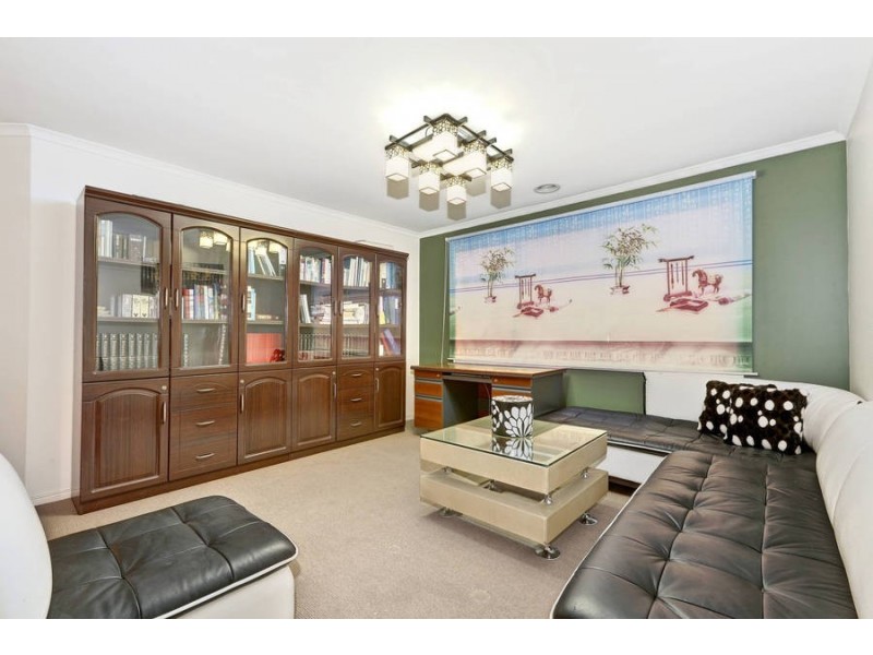 11 Tantallon Crescent, Derrimut VIC 3030