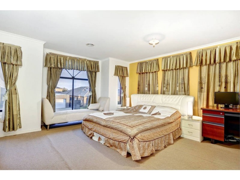 11 Tantallon Crescent, Derrimut VIC 3030