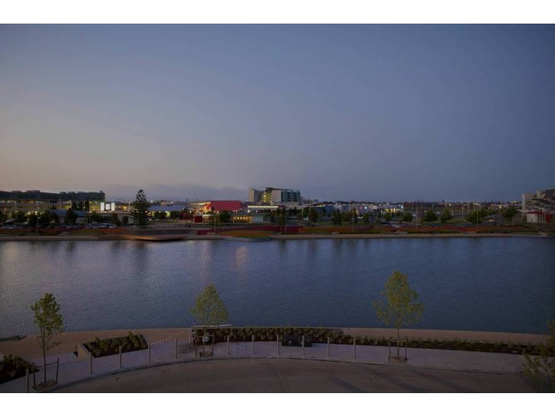 13//76 The Esplanade, Caroline Springs VIC 3023