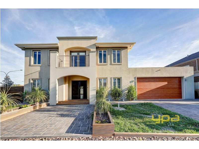 14 Highbury Close, Caroline Springs VIC 3023