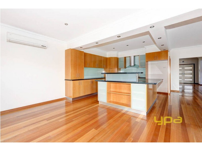 14 Highbury Close, Caroline Springs VIC 3023