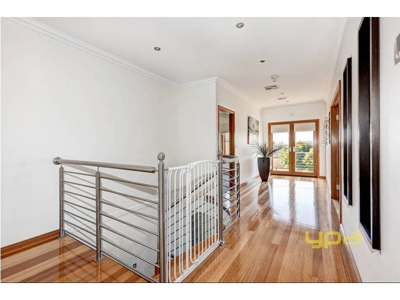 14 Highbury Close, Caroline Springs VIC 3023