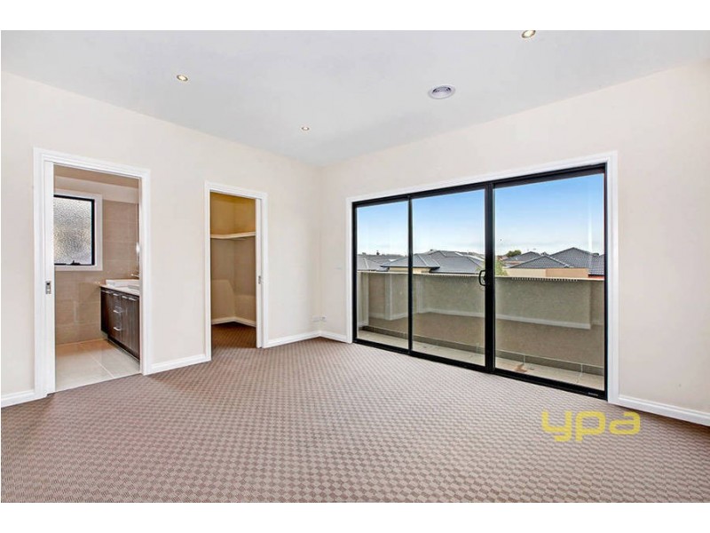 1//20 Mannypaul Circuit, Burnside Heights VIC 3023