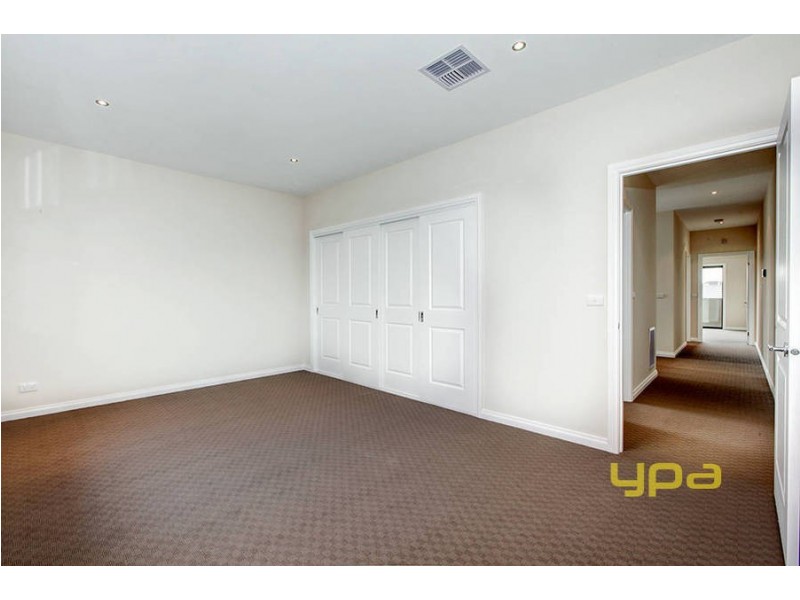 1//20 Mannypaul Circuit, Burnside Heights VIC 3023