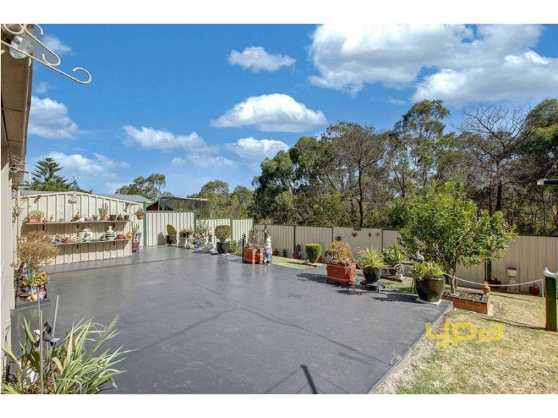 21 Leighton Crescent, Deer Park VIC 3023