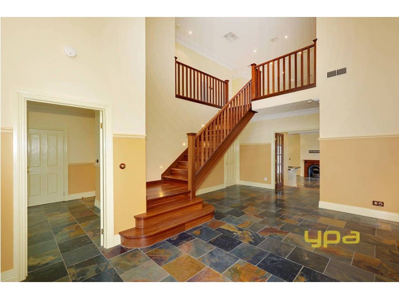 12 Kunuka Circuit, Caroline Springs VIC 3023