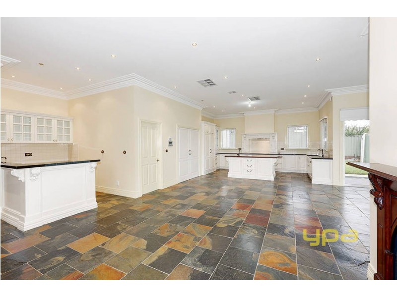 12 Kunuka Circuit, Caroline Springs VIC 3023