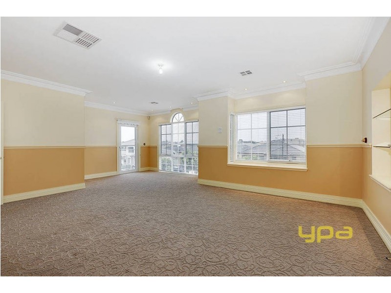 12 Kunuka Circuit, Caroline Springs VIC 3023