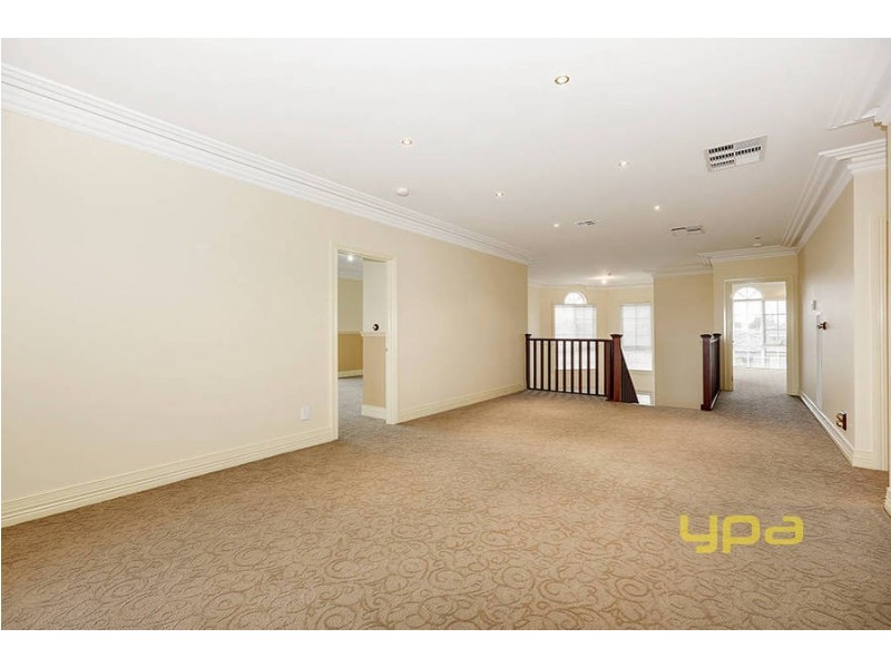 12 Kunuka Circuit, Caroline Springs VIC 3023