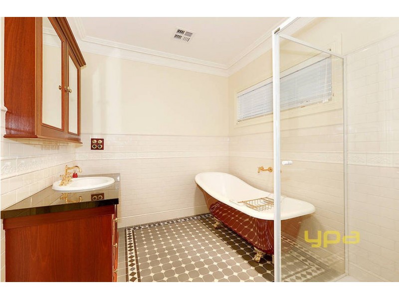 12 Kunuka Circuit, Caroline Springs VIC 3023